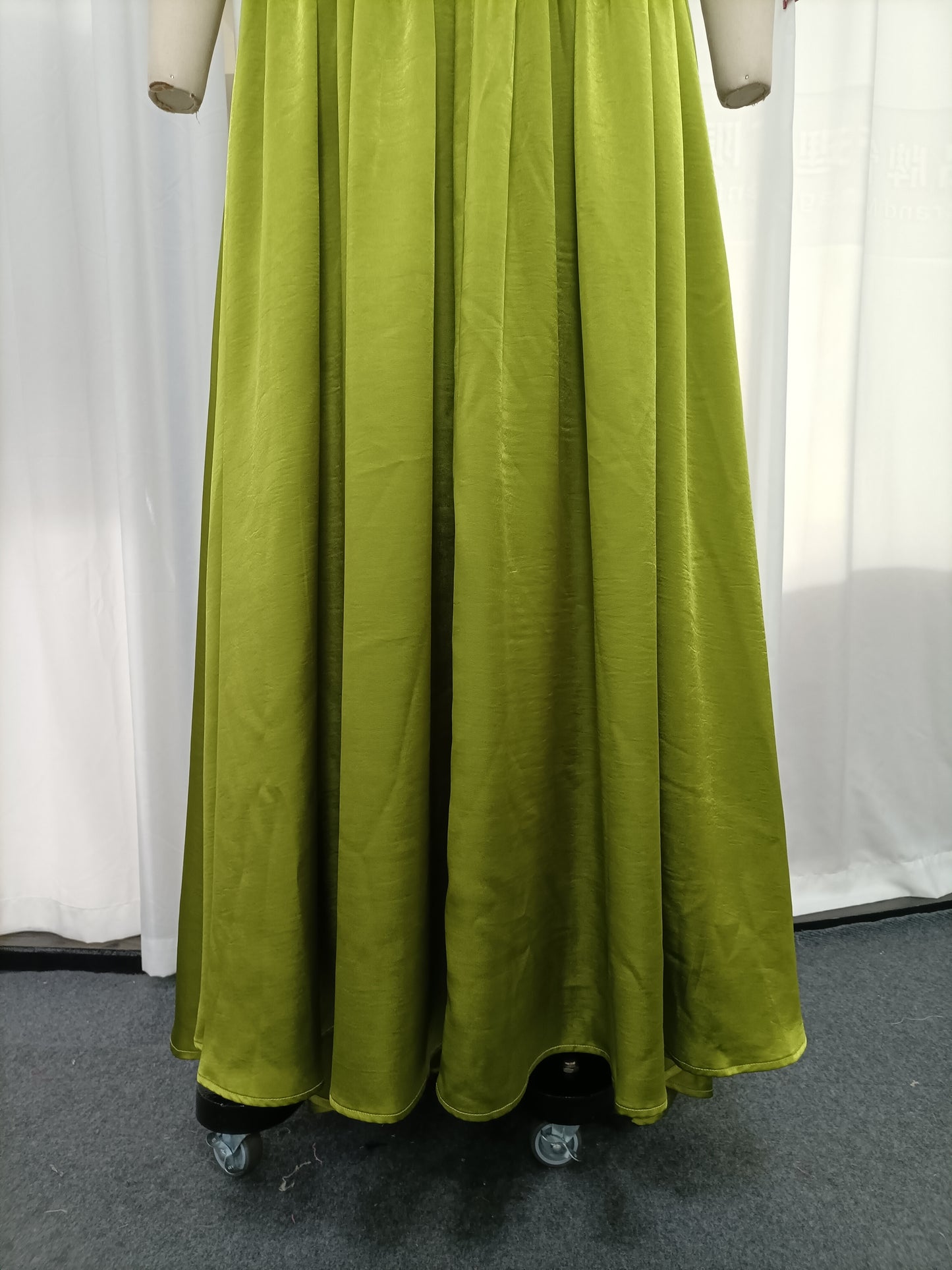 Green Halter High Neck A-Line Midi Evening Dress