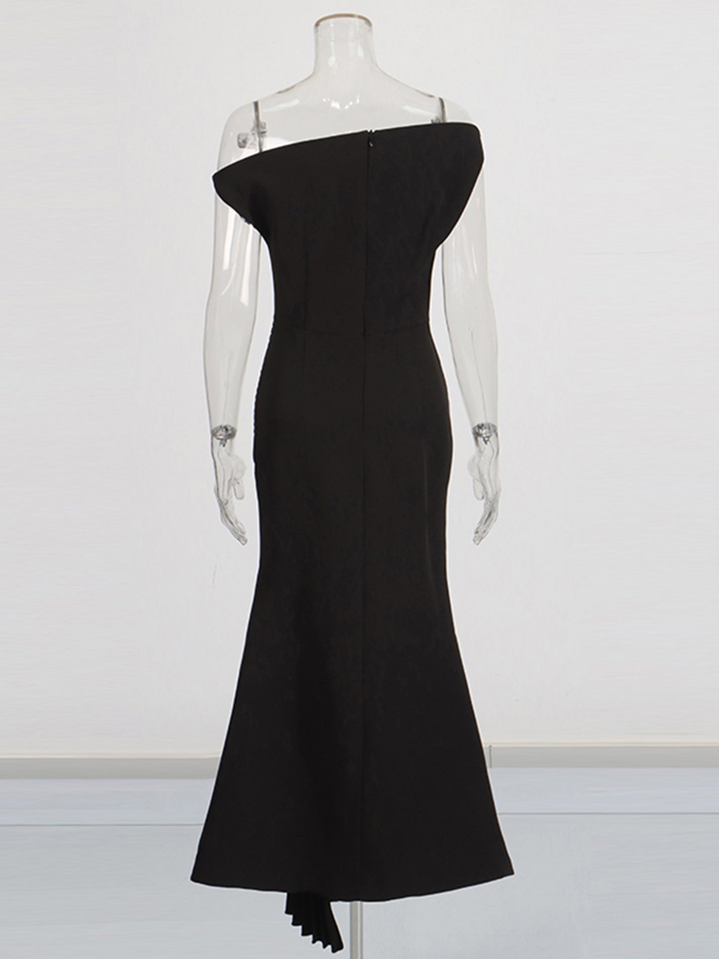 Glamorous One - Shoulder Pleated Black Maxi Dress