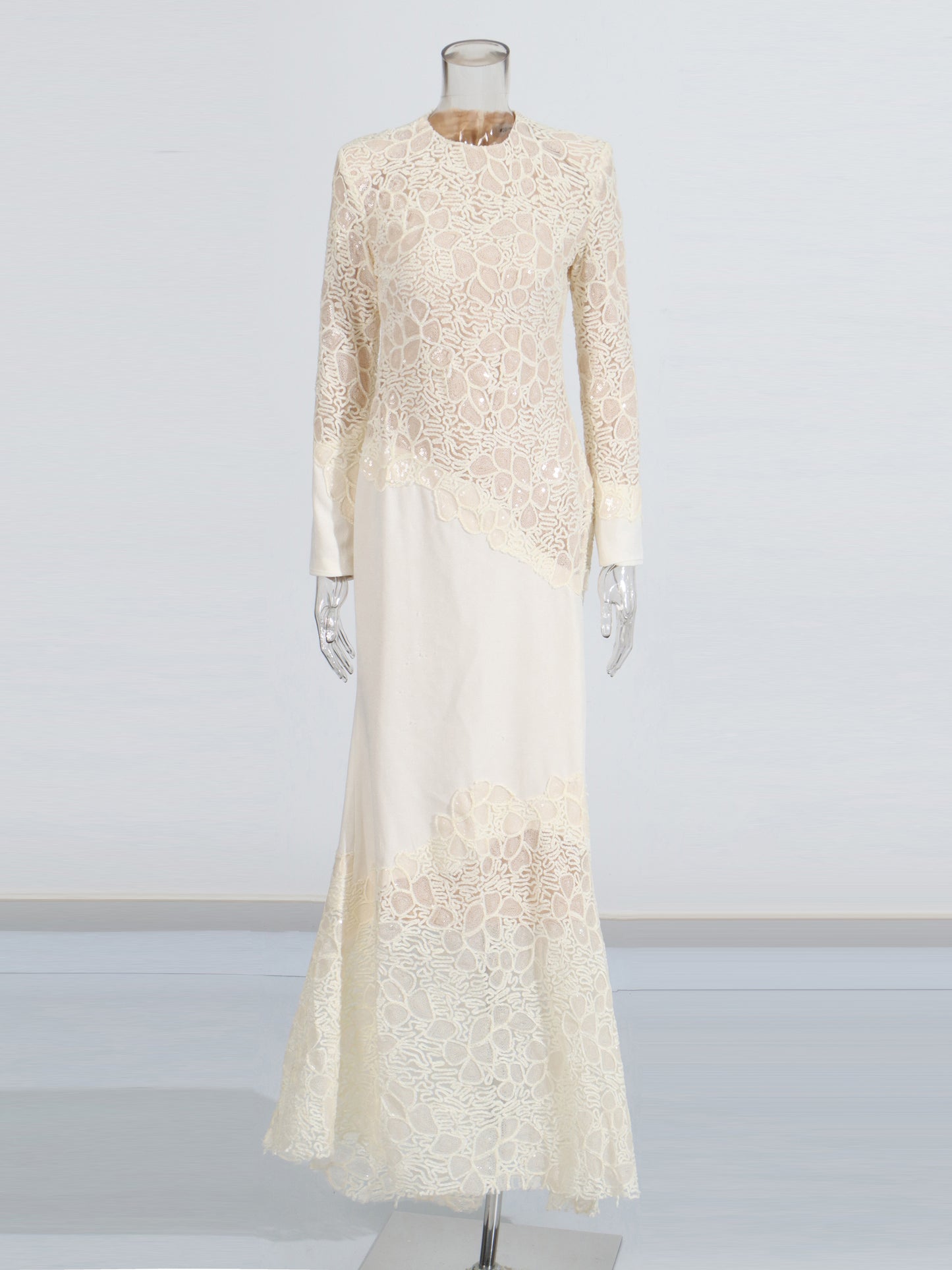 Elegant Cream Lace Long-Sleeve Maxi Dress