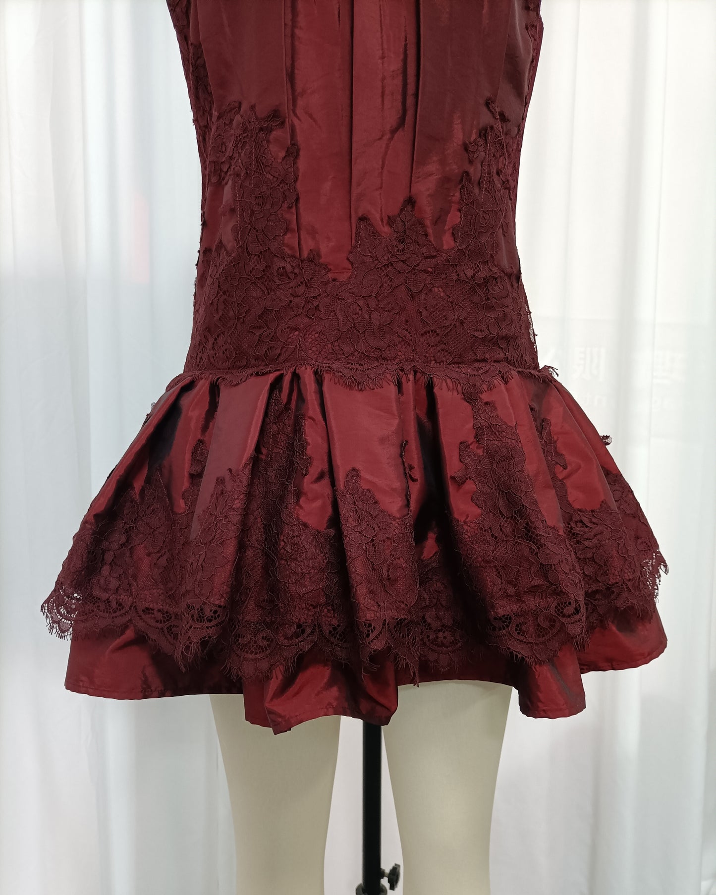 Red Sleeveless Lace Patch Satin Bubble Mini Dress