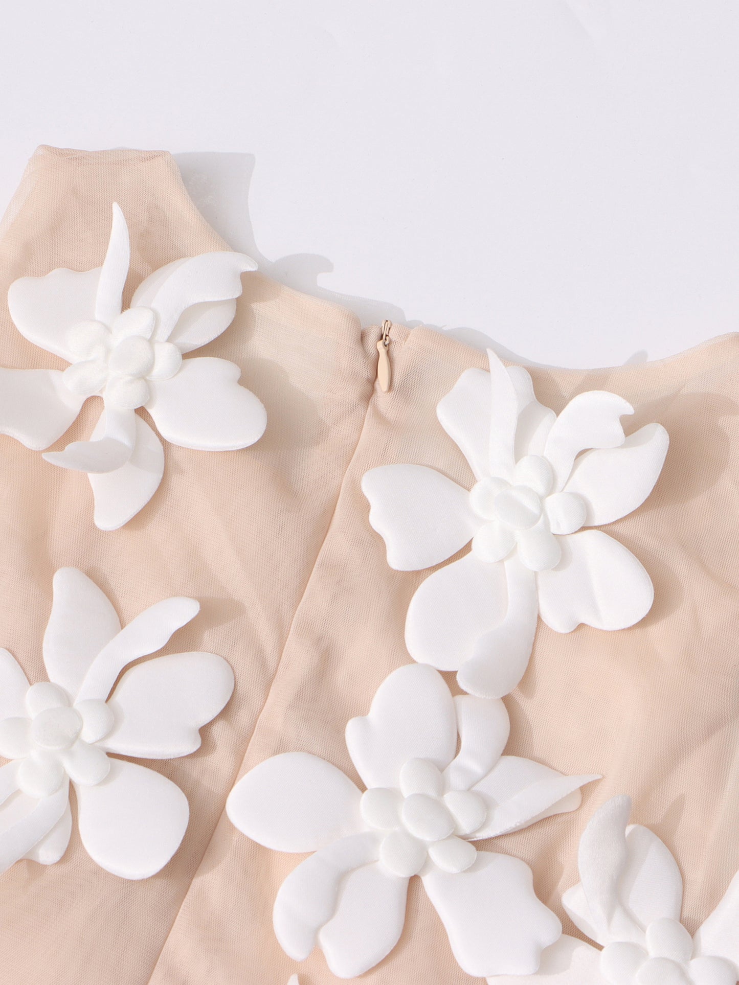 White 3D Floral Appliqué Sleeveless Top