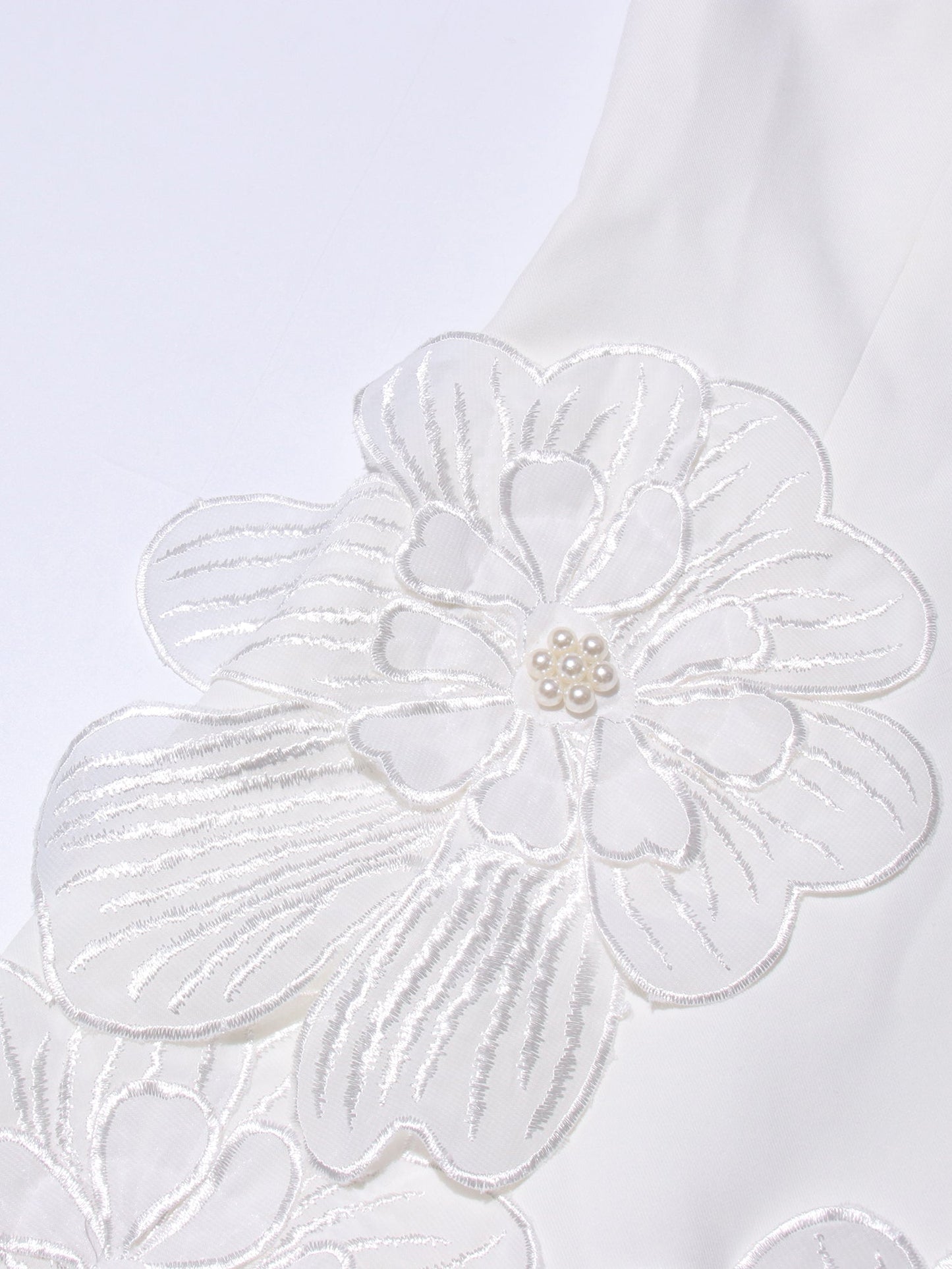 White Floral Appliqué Sleeveless Mini Dress - SISPELL