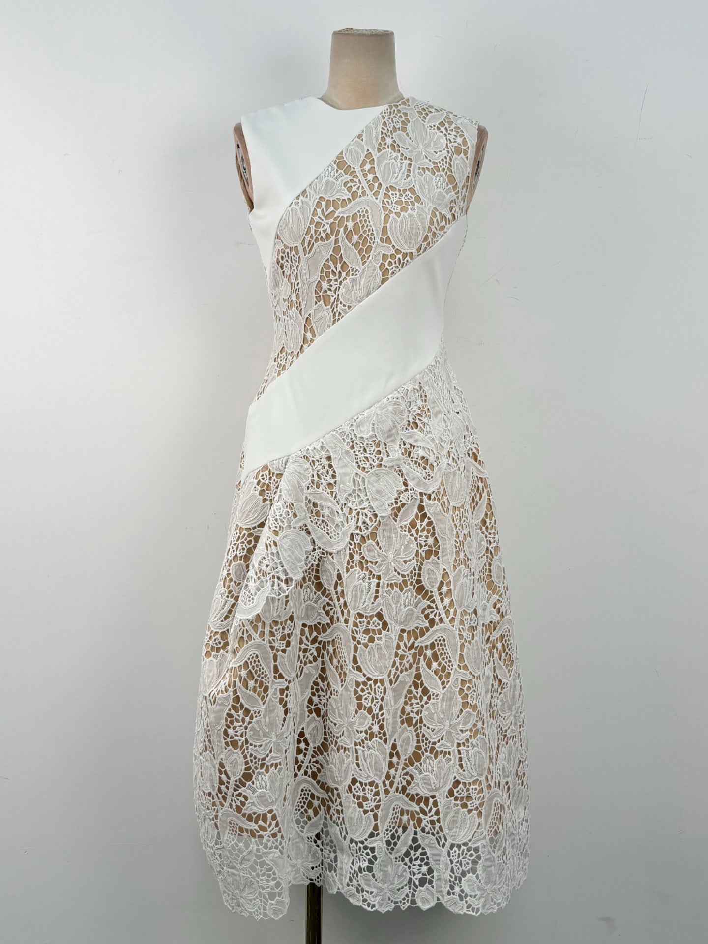 Patchwork Lace Sleeveless Midi Dress