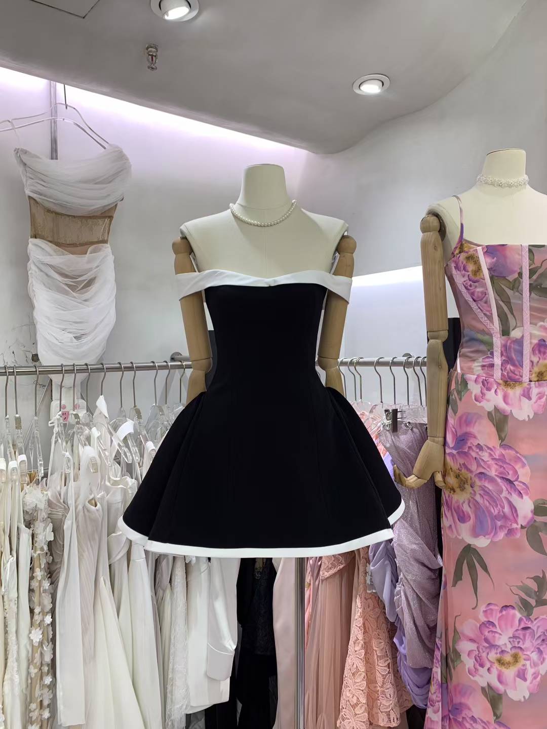 Hit Color Off Shoulder Short Dress