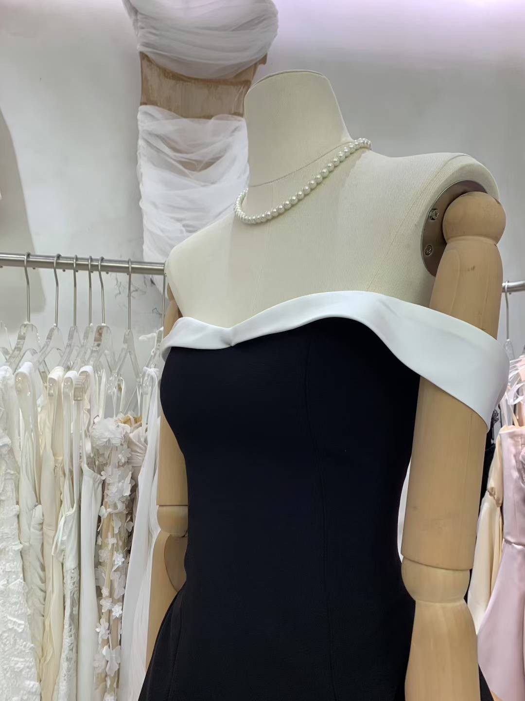 Hit Color Off Shoulder Short Dress