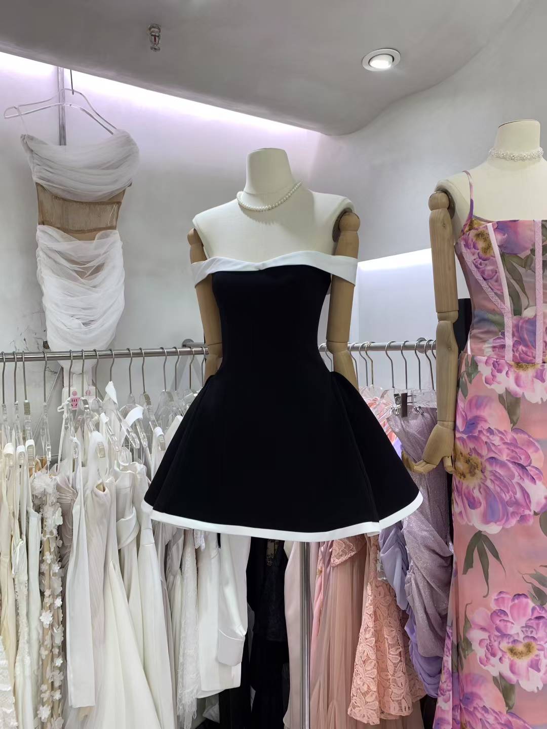 Hit Color Off Shoulder Short Dress