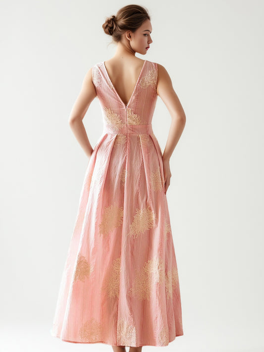 Elegant Sleeveless Pleated Long Dress