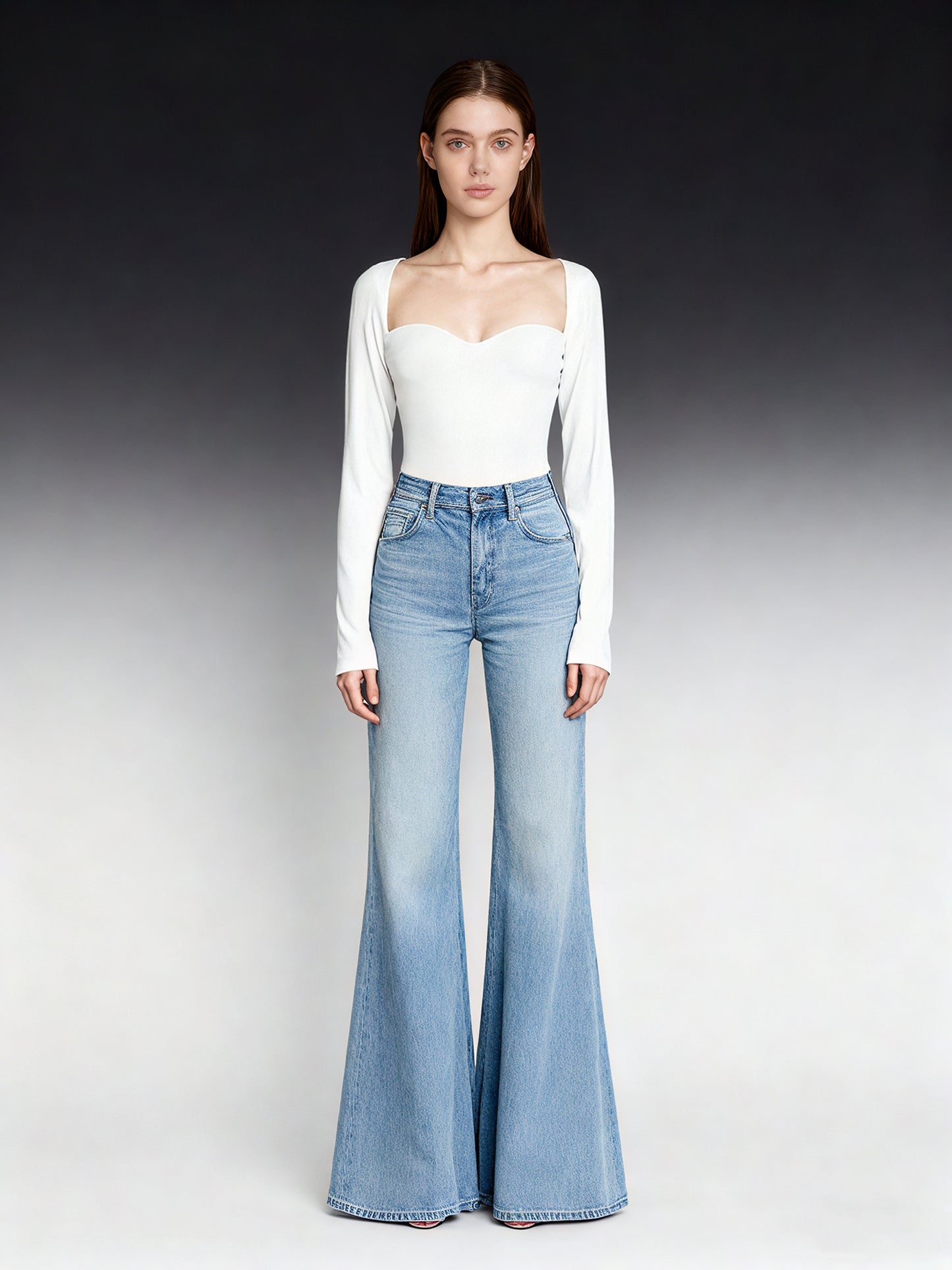 Elegant White Sweetheart Neckline Long - Sleeve Top