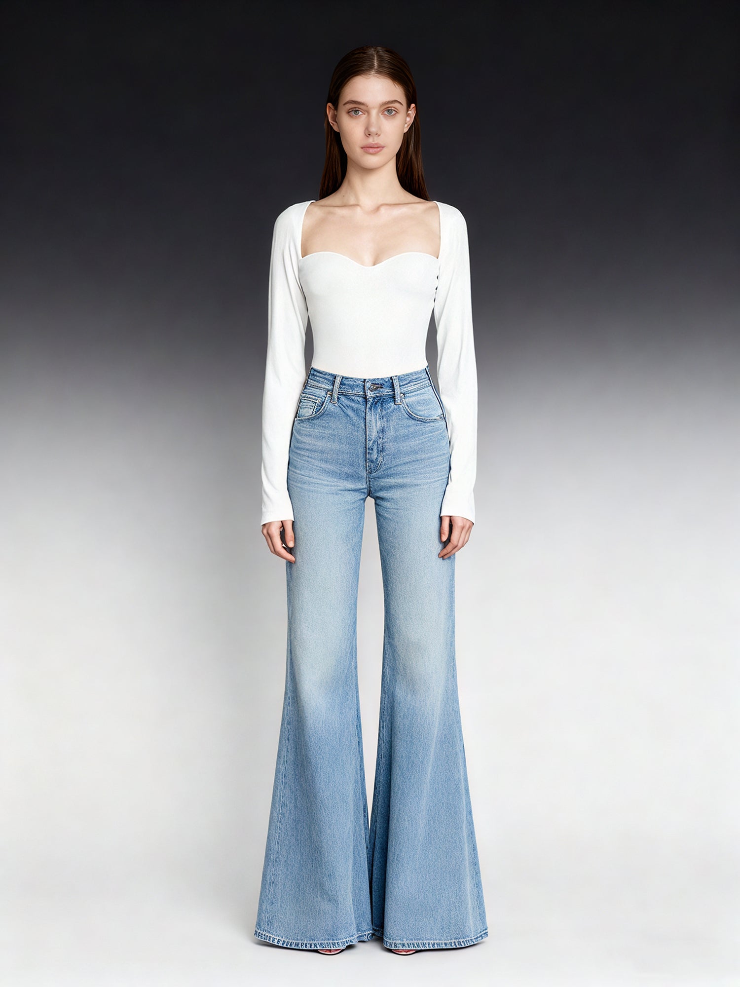 Elegant White Sweetheart Neckline Long - Sleeve Top