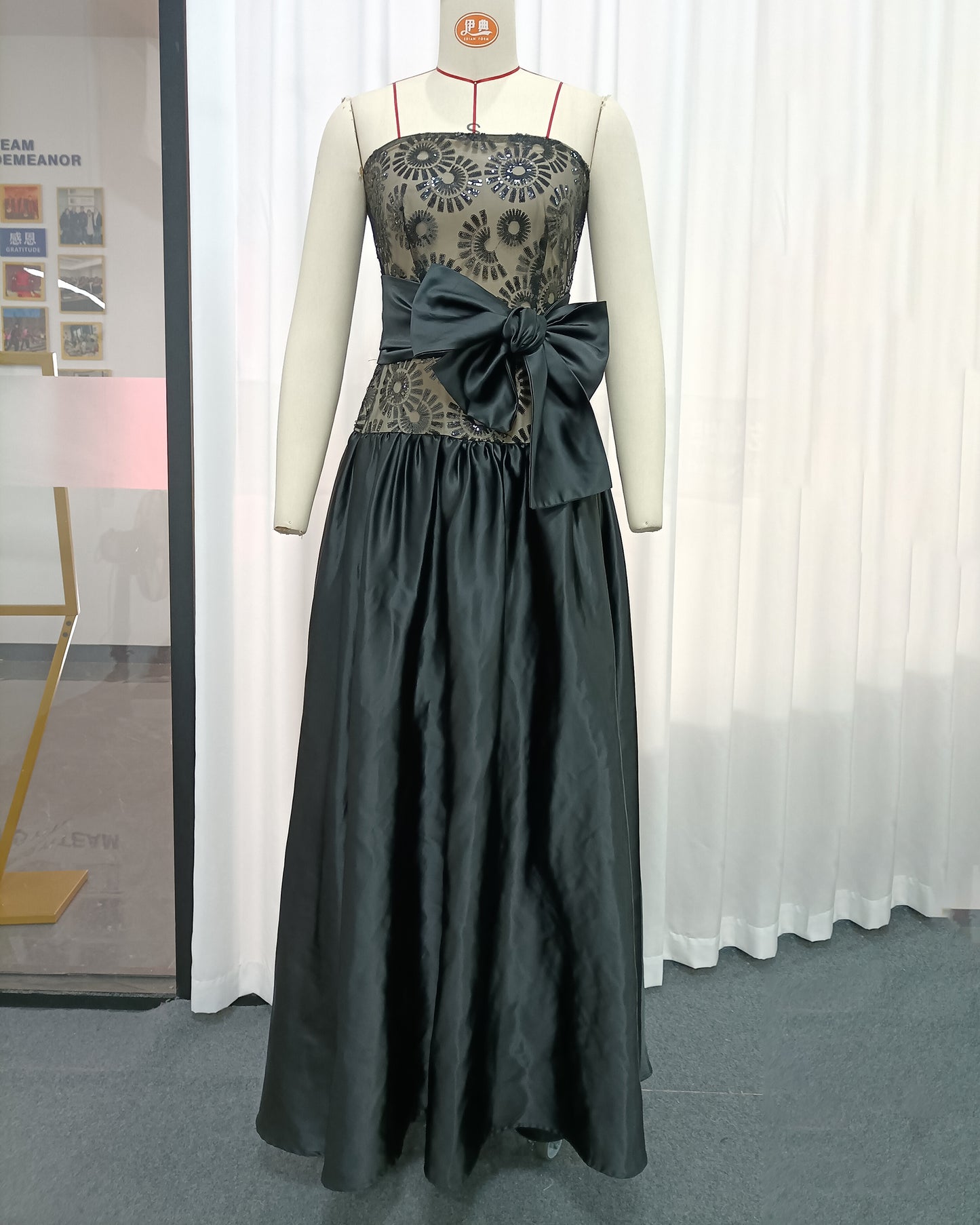 Black Lace Bowknot Tube Dress