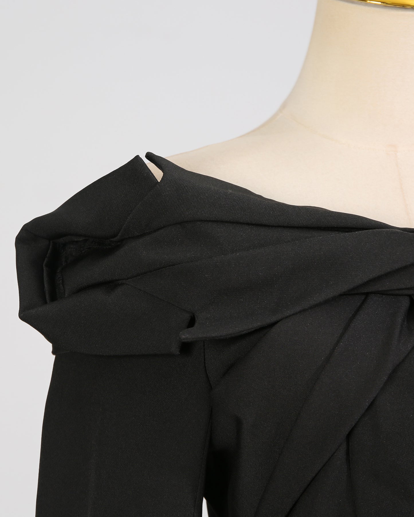 Black Off-Shoulder Fitted Blazer