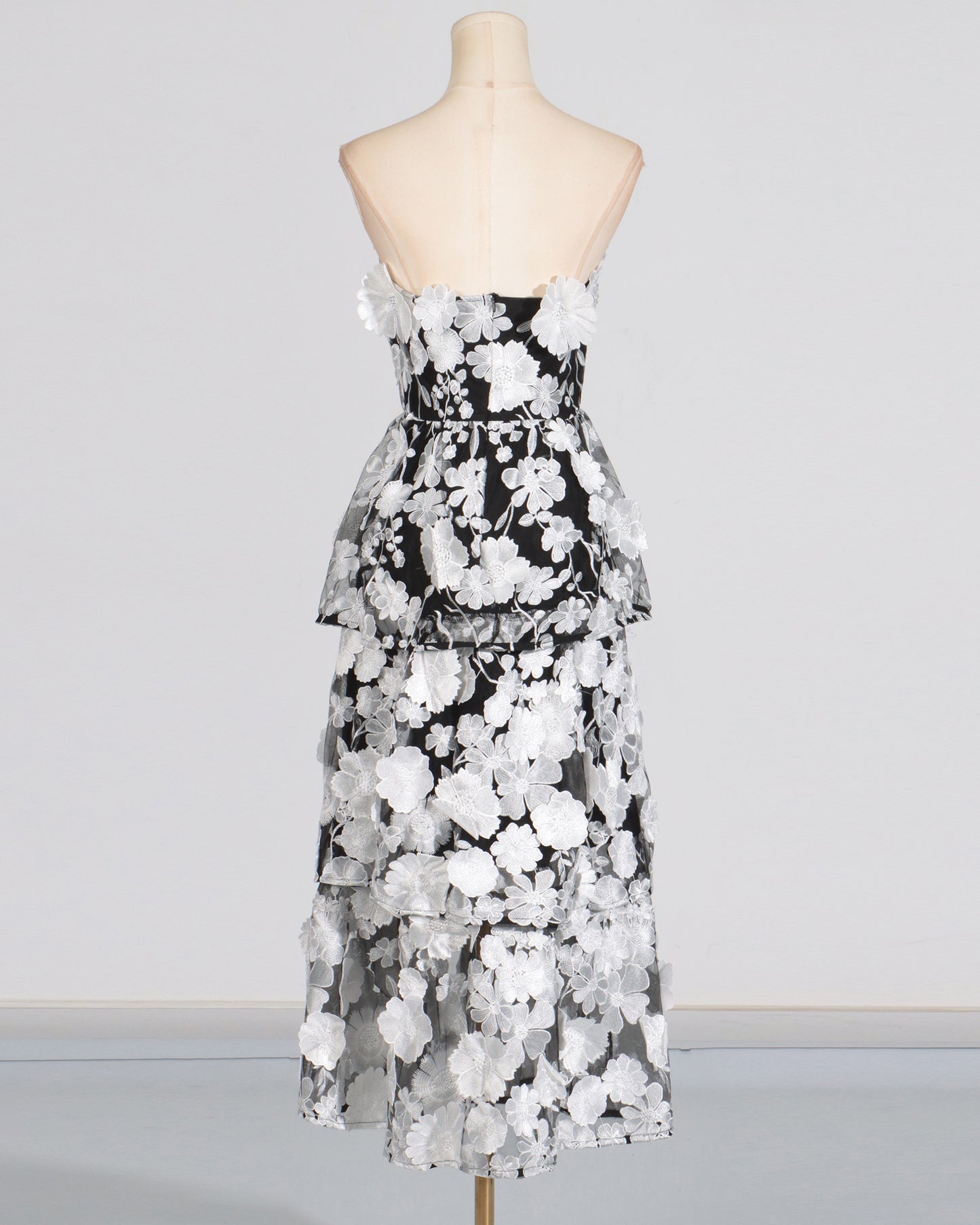 Black & White 3D Floral Strapless Tiered Dress