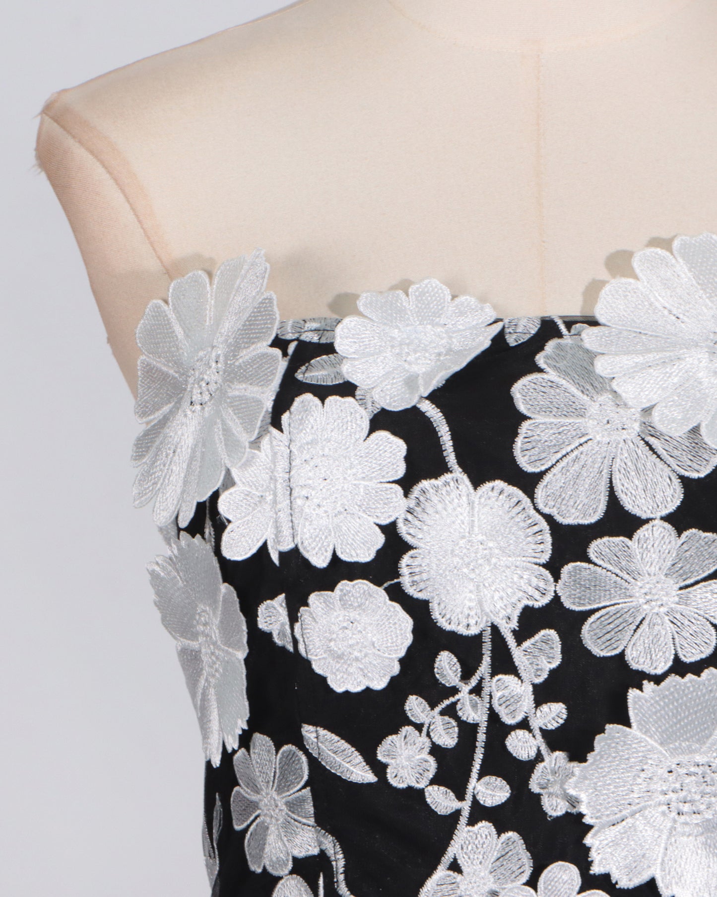 Black & White 3D Floral Strapless Tiered Dress