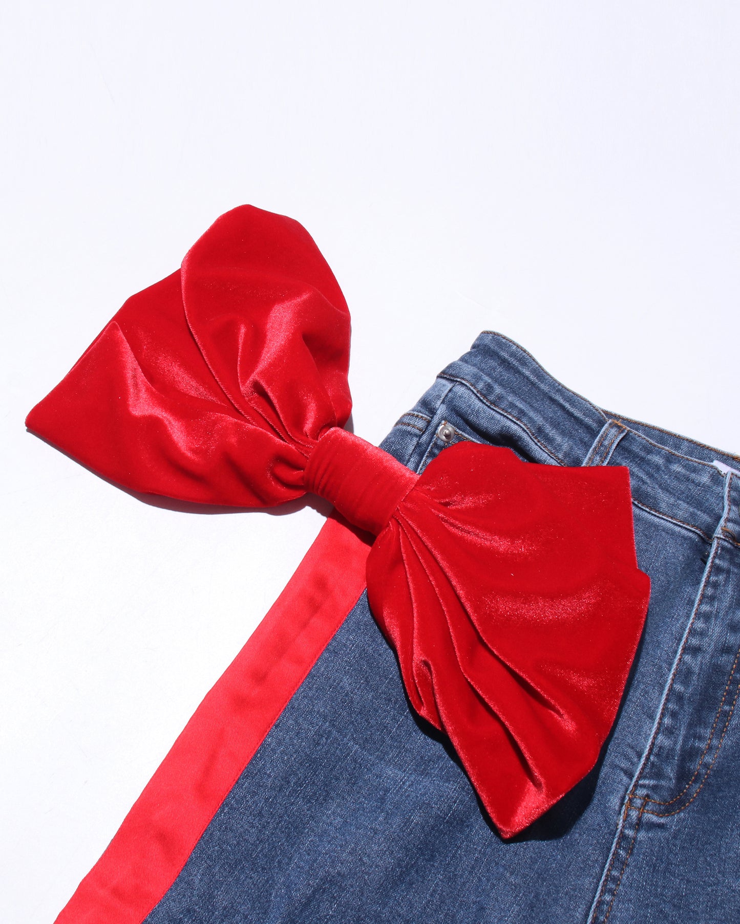 Blue Denim Wide-Leg Jeans with Red Bow
