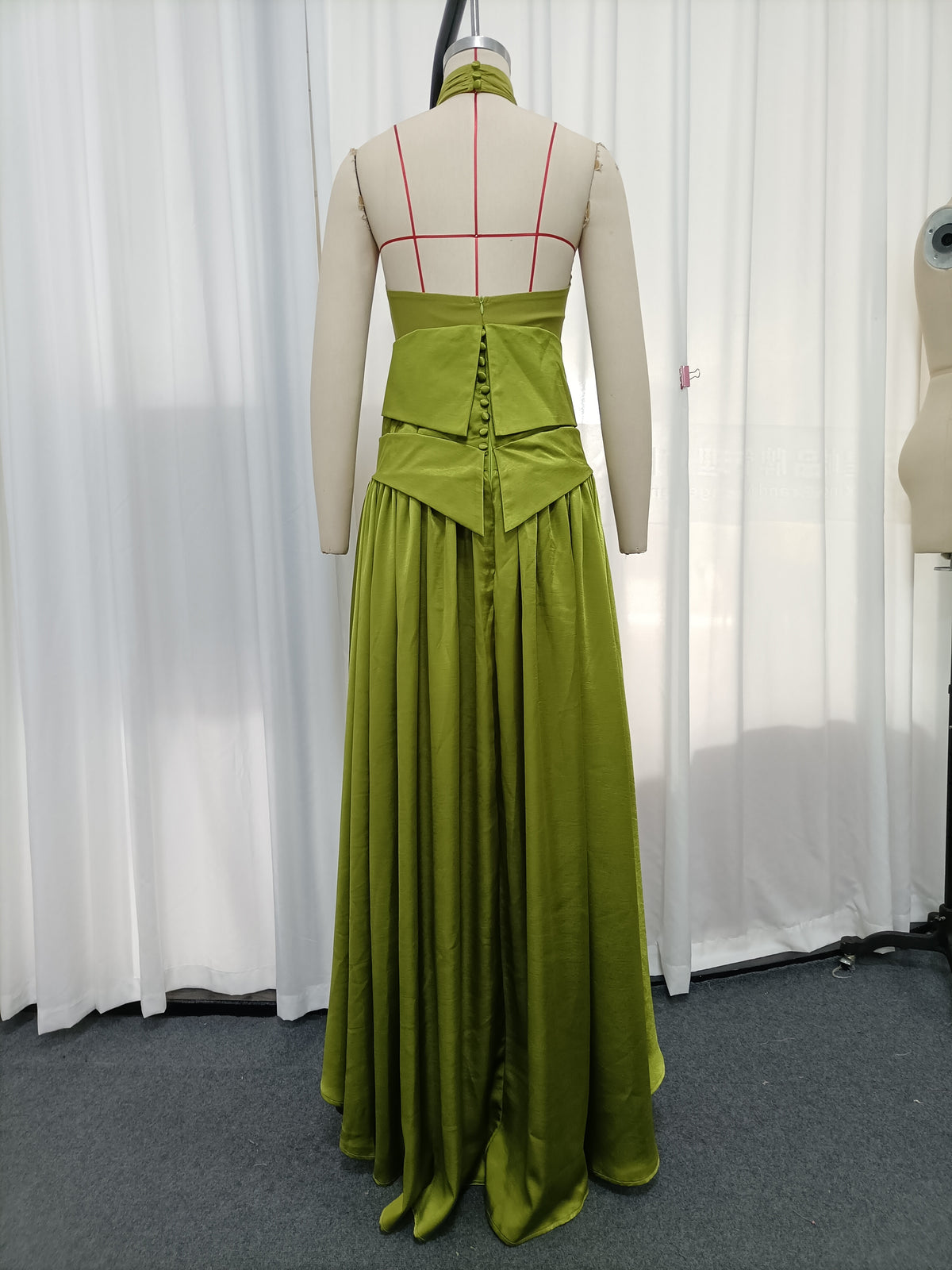Green Halter High Neck A-Line Midi Evening Dress