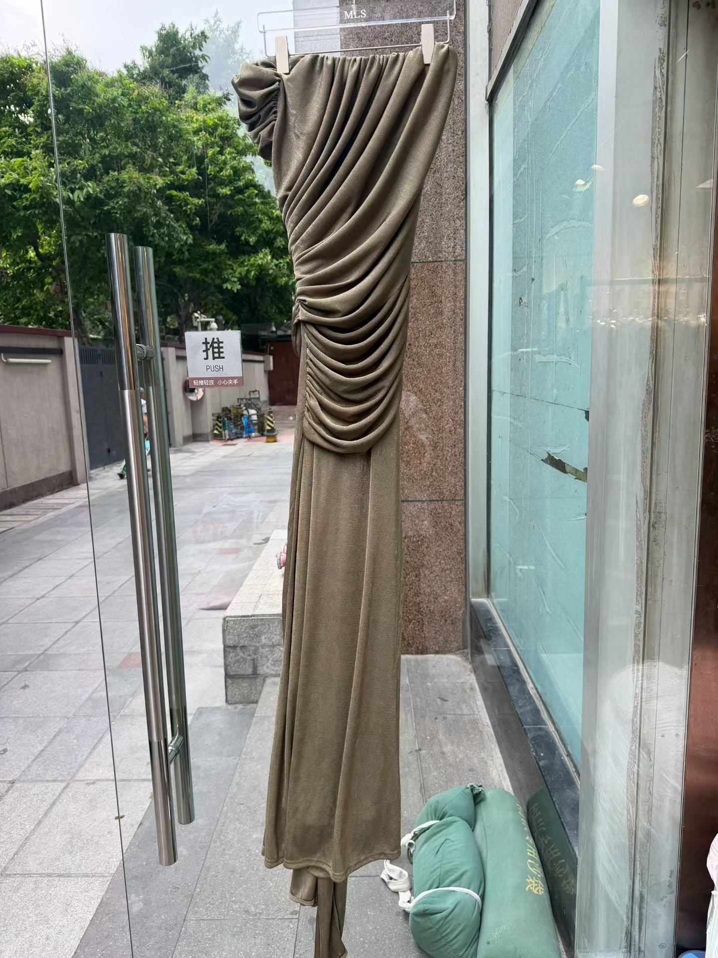 Green Pleated One-Shoulder Mermaid Evening Gown