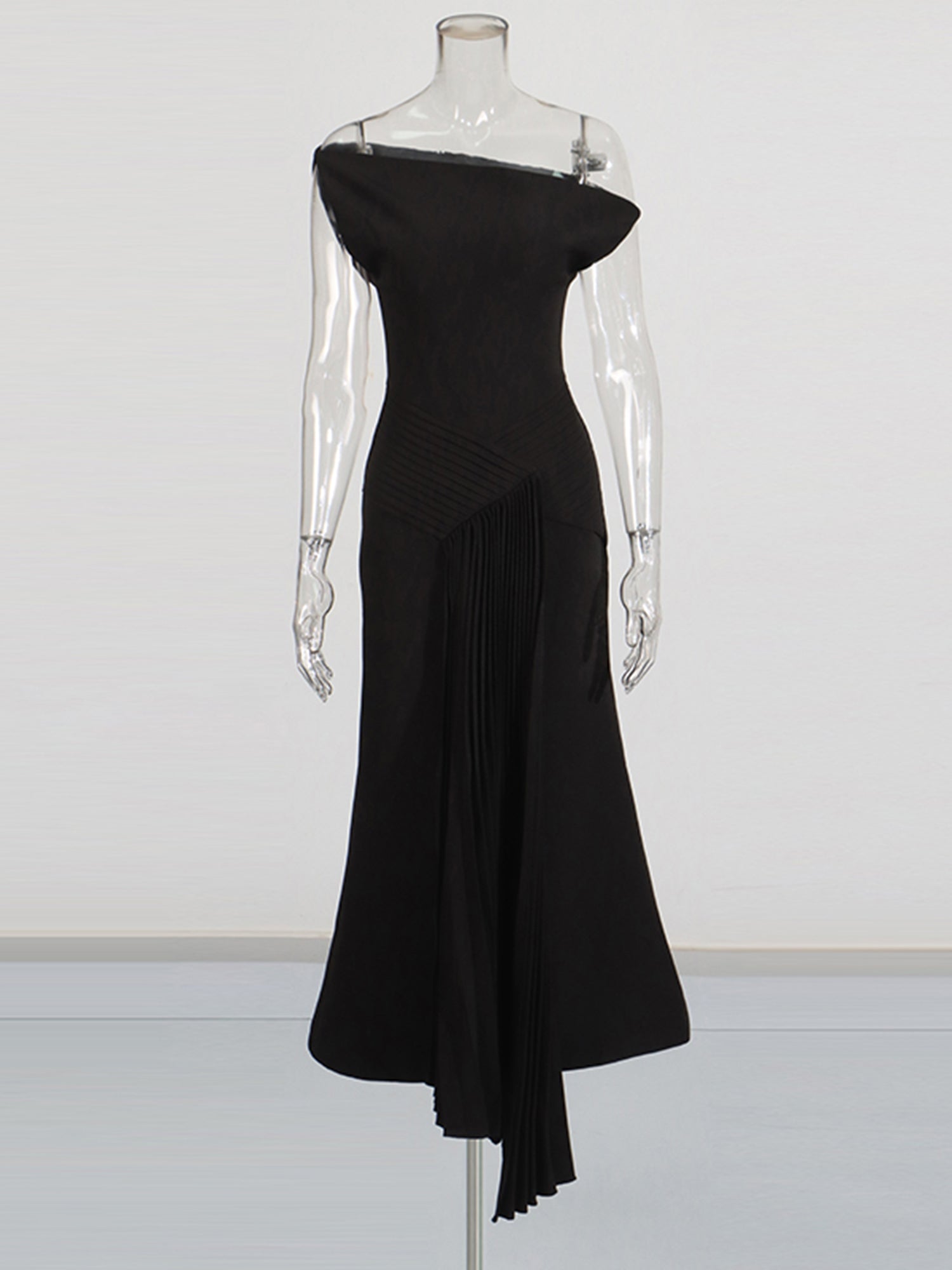 Glamorous One - Shoulder Pleated Black Maxi Dress