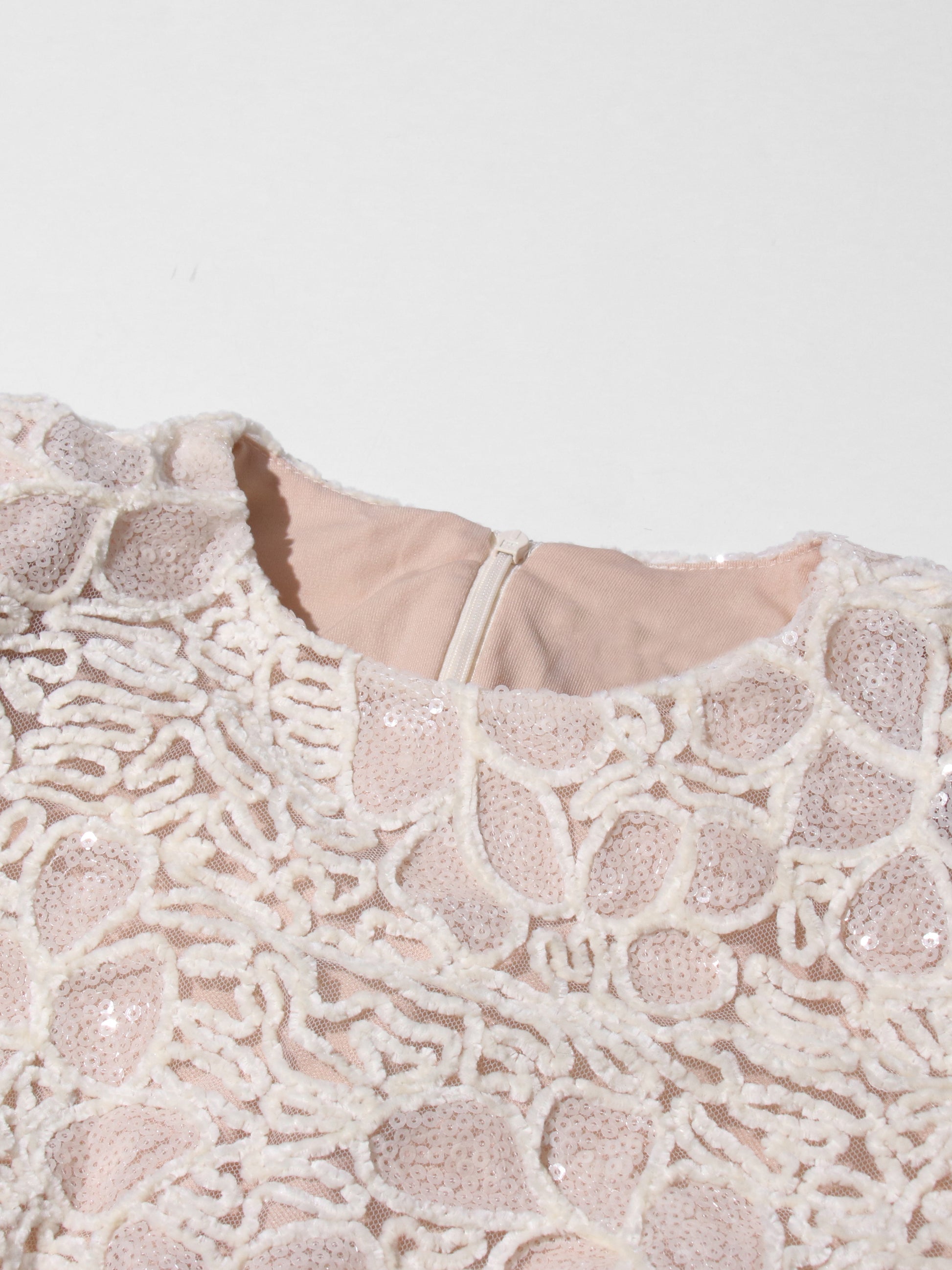 Elegant Cream Lace Long-Sleeve Maxi Dress