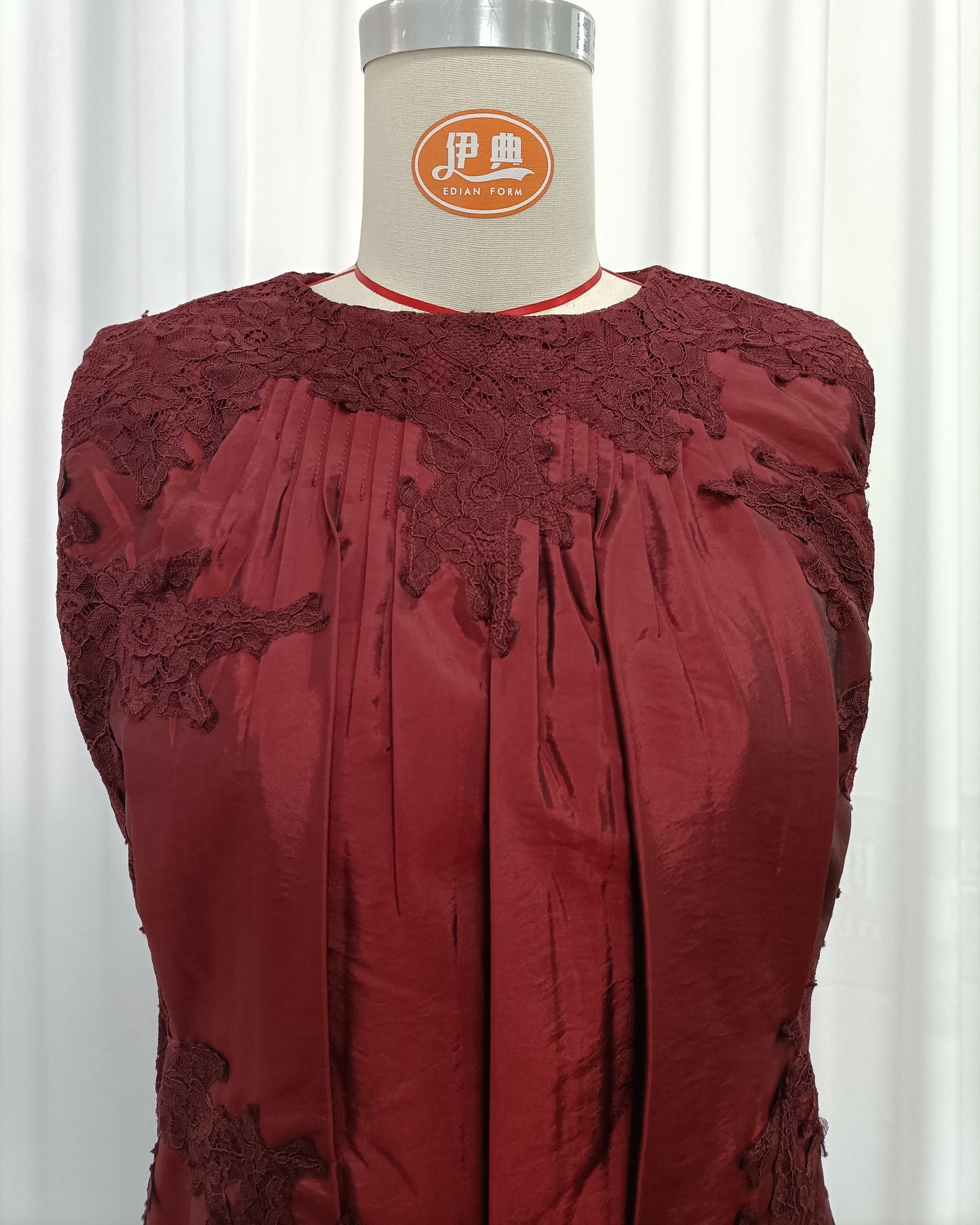 Red Sleeveless Lace Patch Satin Bubble Mini Dress