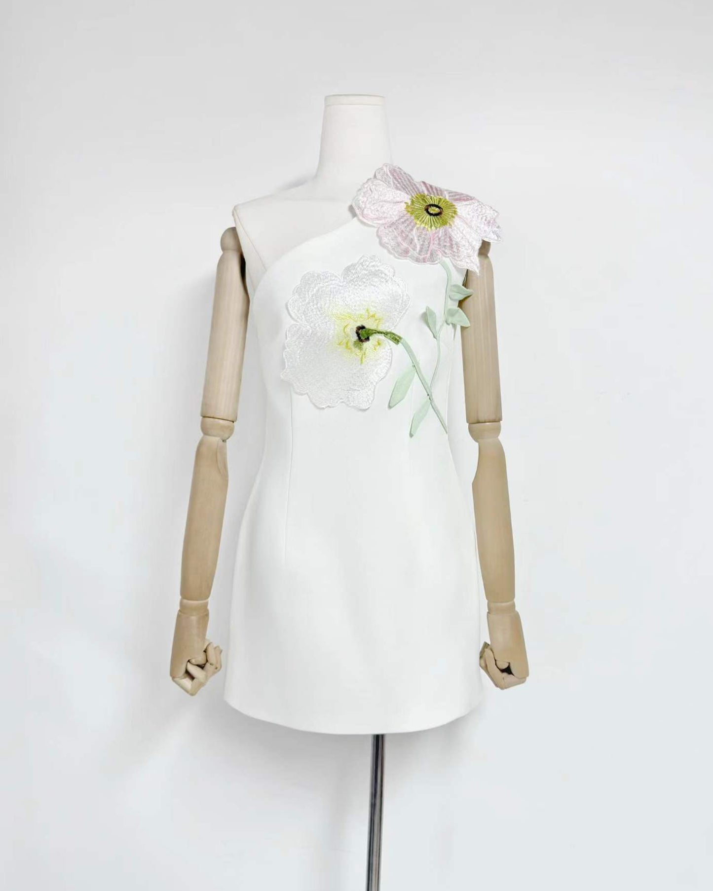 White One-Shoulder Floral Appliqué Mini Dress
