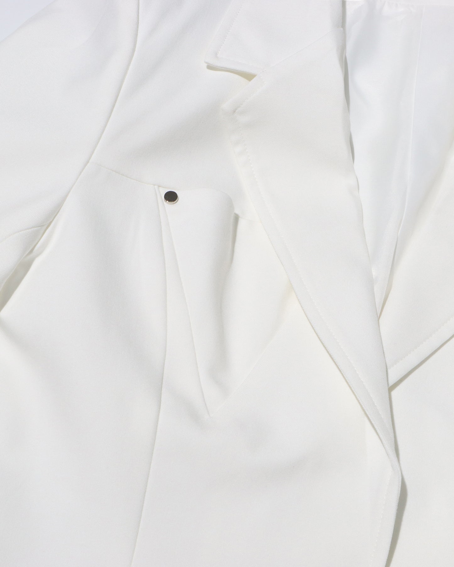 White Single-Breasted Blazer with Black Button
