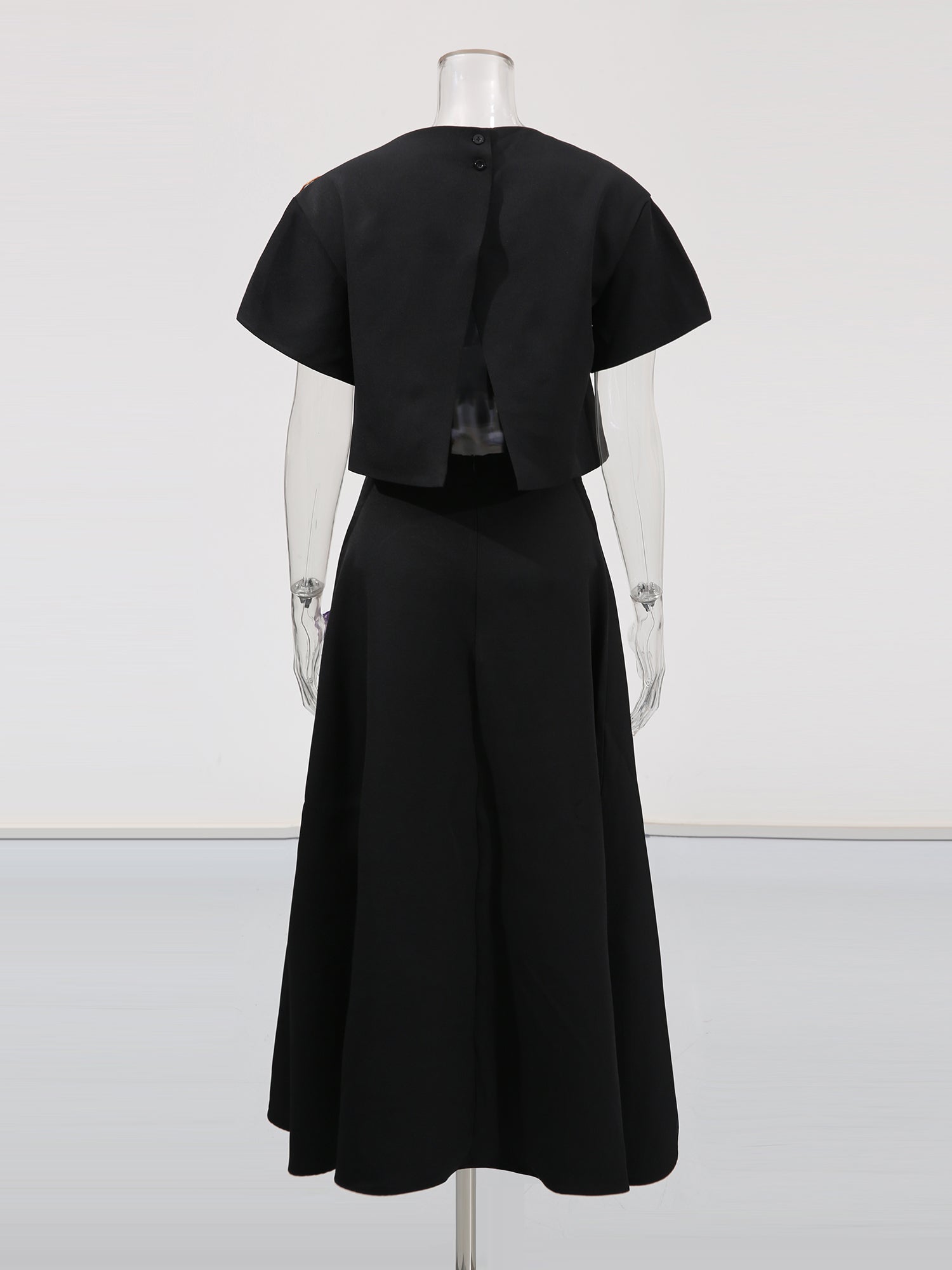 Black Floral Appliqué Crop Top & Midi Skirt Set - SISPELL