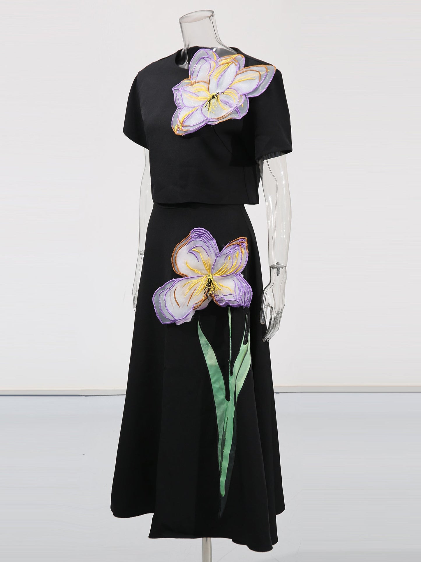 Black Floral Appliqué Crop Top & Midi Skirt Set - SISPELL