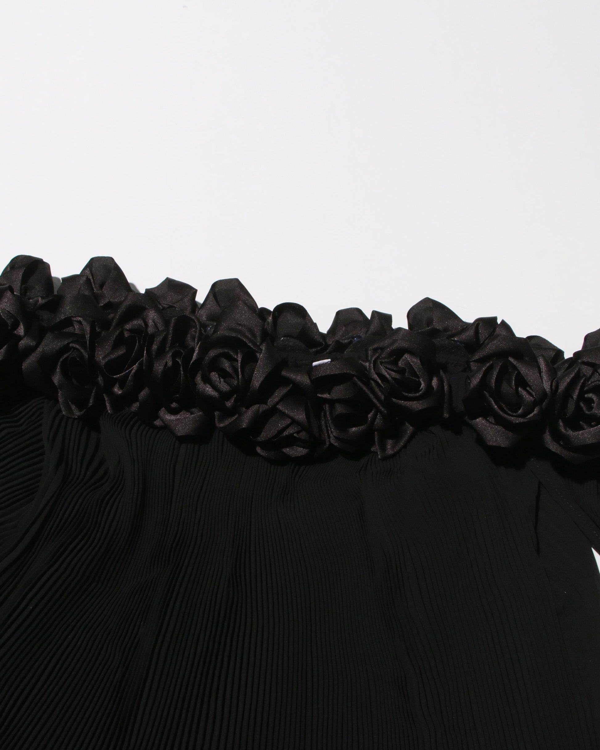 Black Off - Shoulder Pleated Floral Maxi Dress - SISPELL