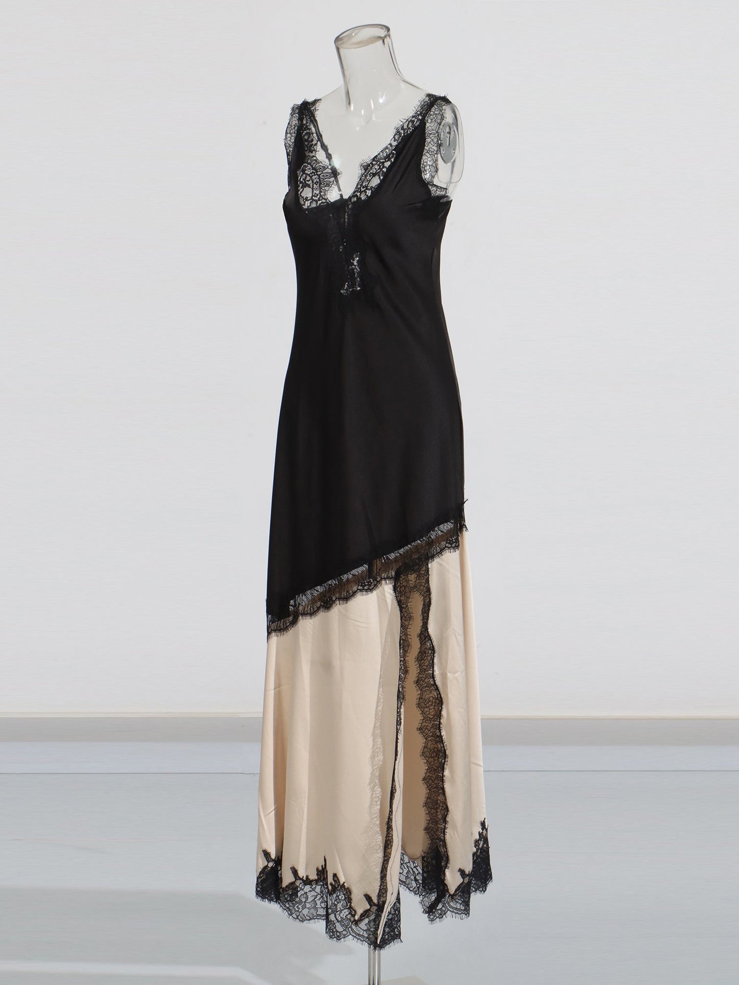 Chic Black and Cream Contrast Lace Maxi Dress - SISPELL