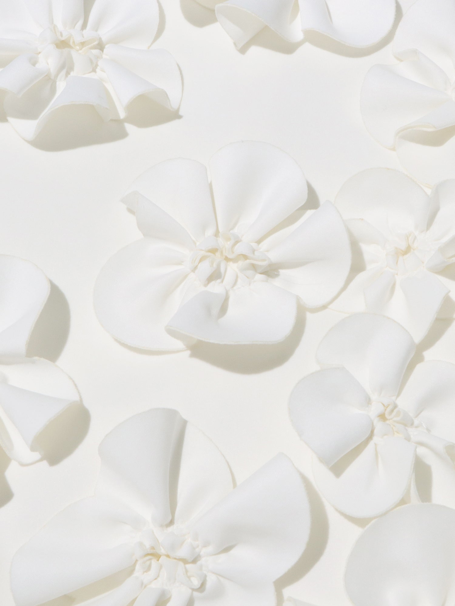 Elegant White Maxi Dress with 3D Floral Appliqués - SISPELL