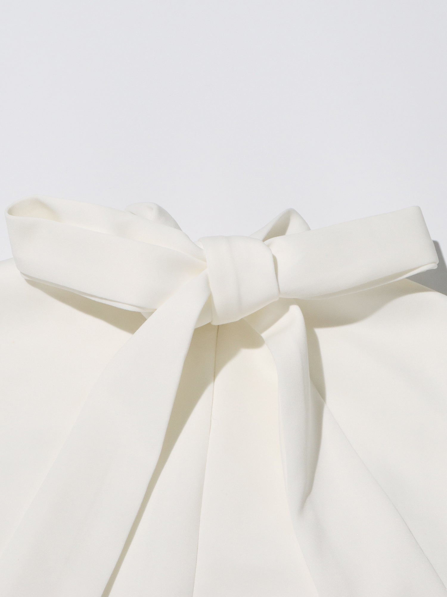 Elegant White Maxi Dress with 3D Floral Appliqués - SISPELL