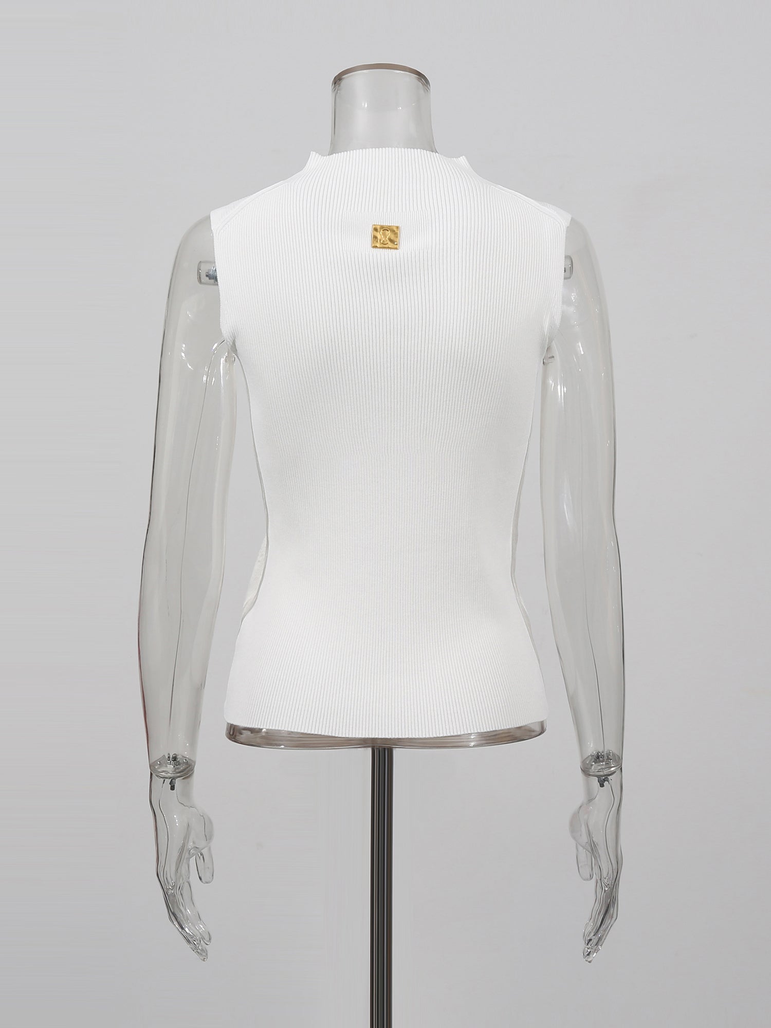 Elegant White Sleeveless Top with Gold Keyhole Accent - SISPELL