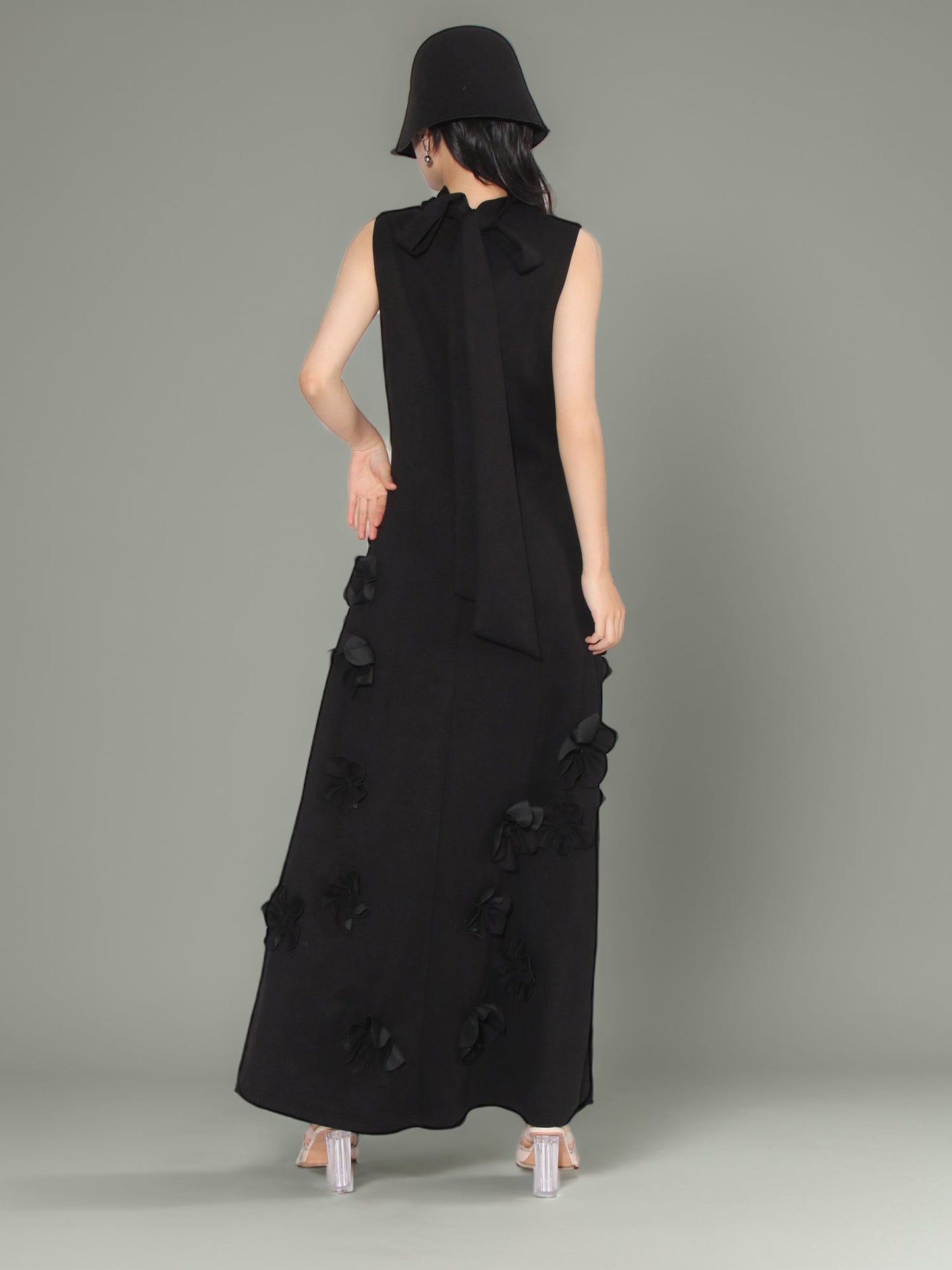 Glamorous Black Maxi Dress with 3D Floral Appliqués - SISPELL