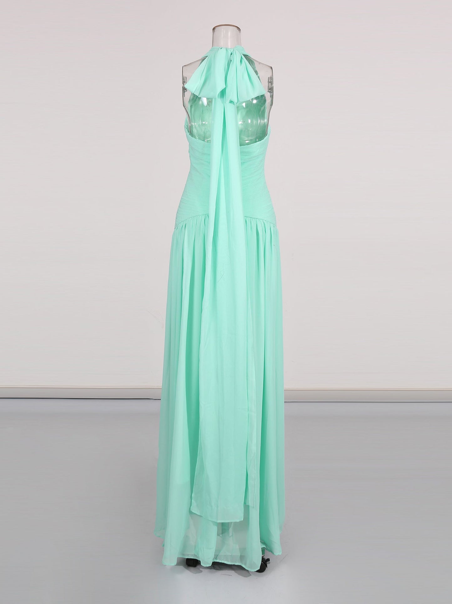 Green Halter Neck Ruched Maxi Dress - SISPELL