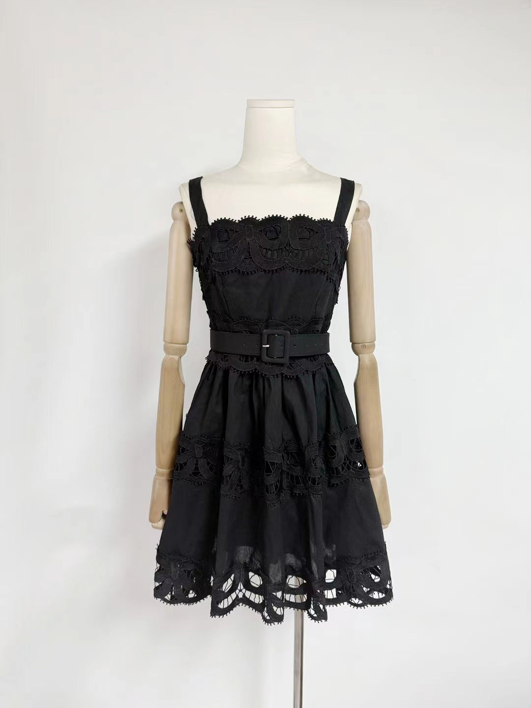 Hollow Out Sleeveless Short Dress