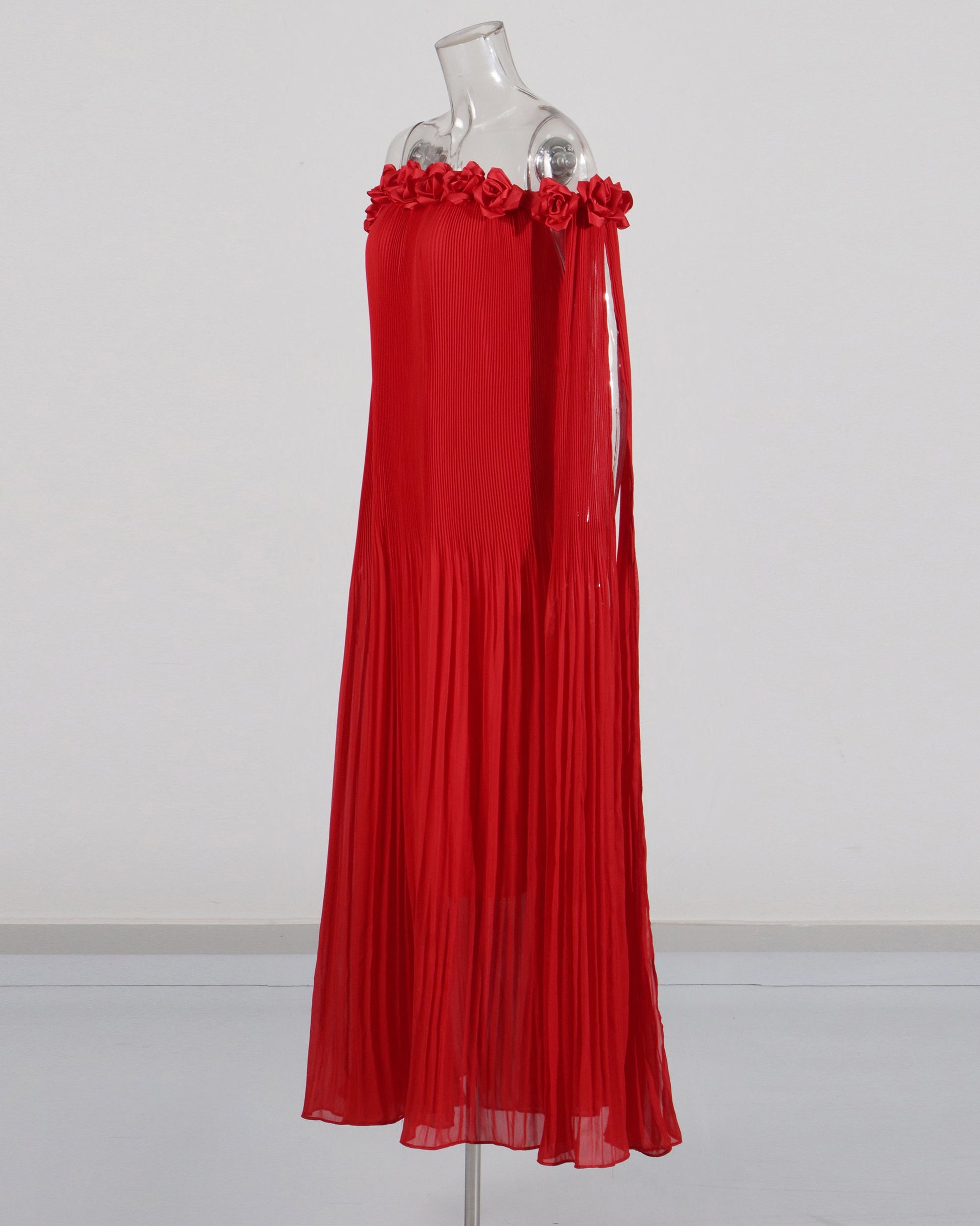 Red Off - Shoulder Pleated Floral Maxi Dress - SISPELL