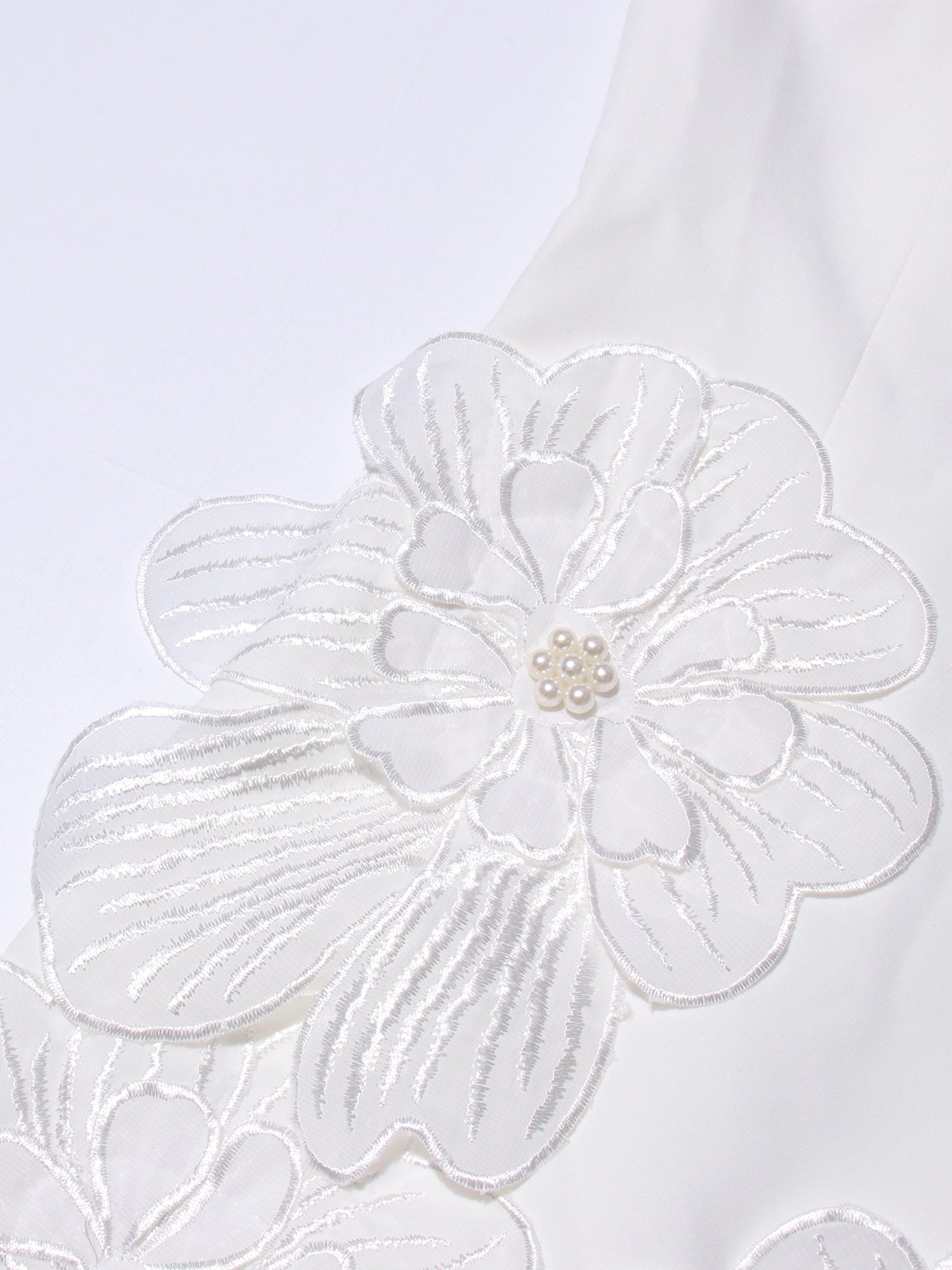 White Floral Appliqué Sleeveless Mini Dress - SISPELL