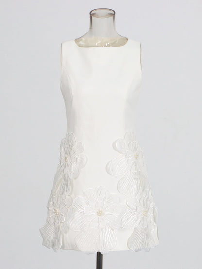 White Floral Appliqué Sleeveless Mini Dress - SISPELL