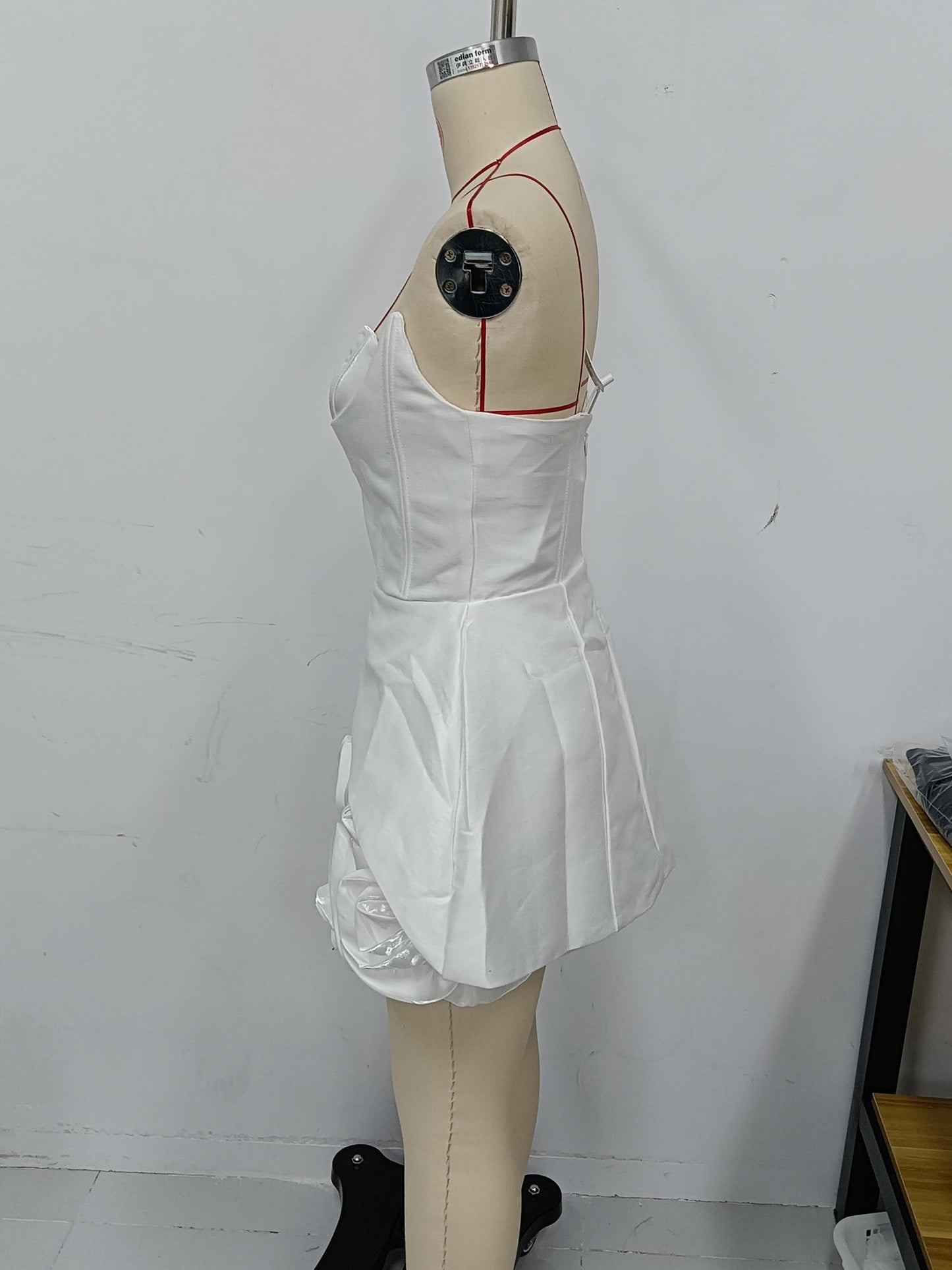 White Satin Rose Appliqué Strapless Mini Dress - SISPELL