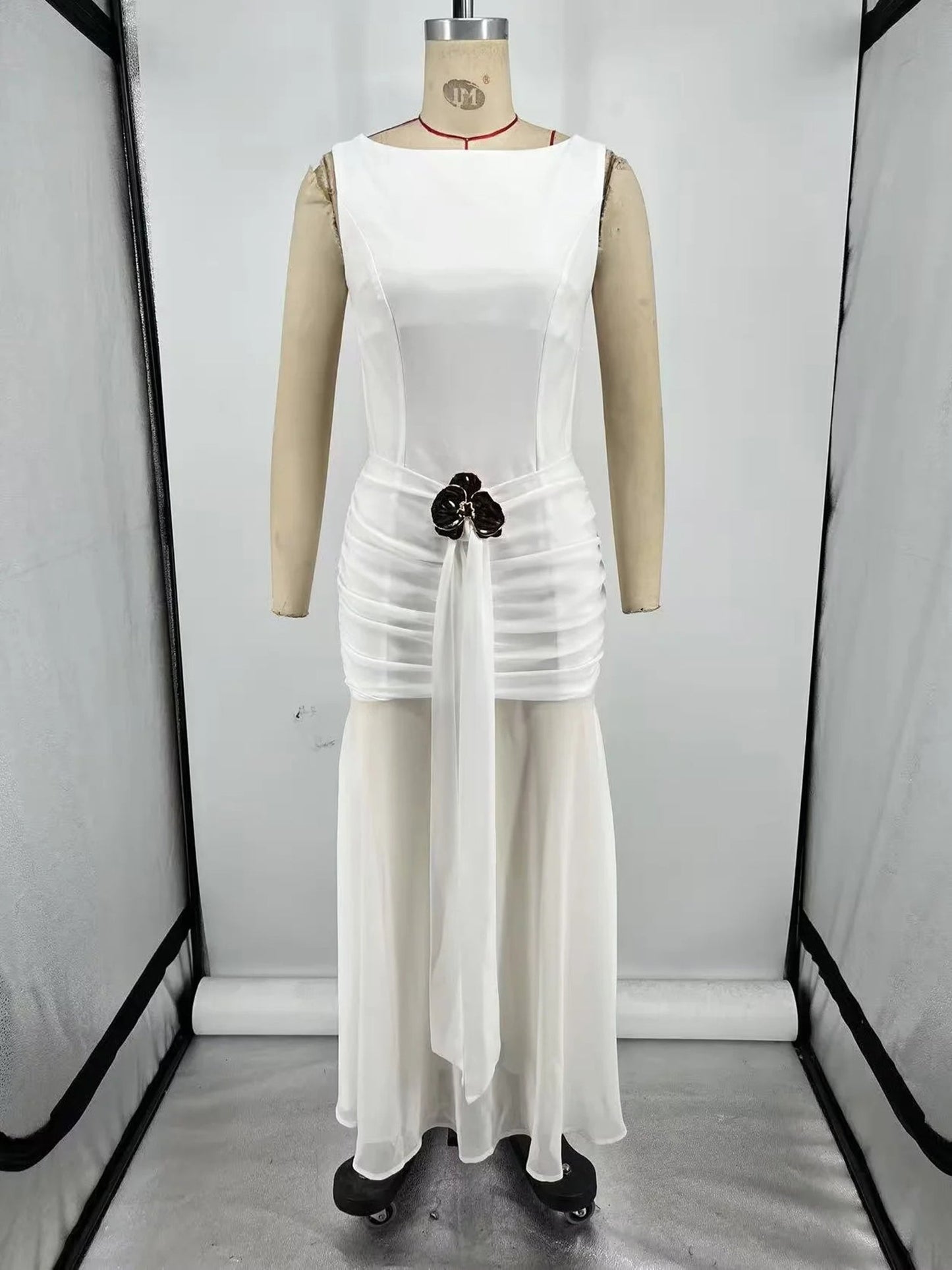 White Sleeveless Maxi Dress with Gold Accent - SISPELL